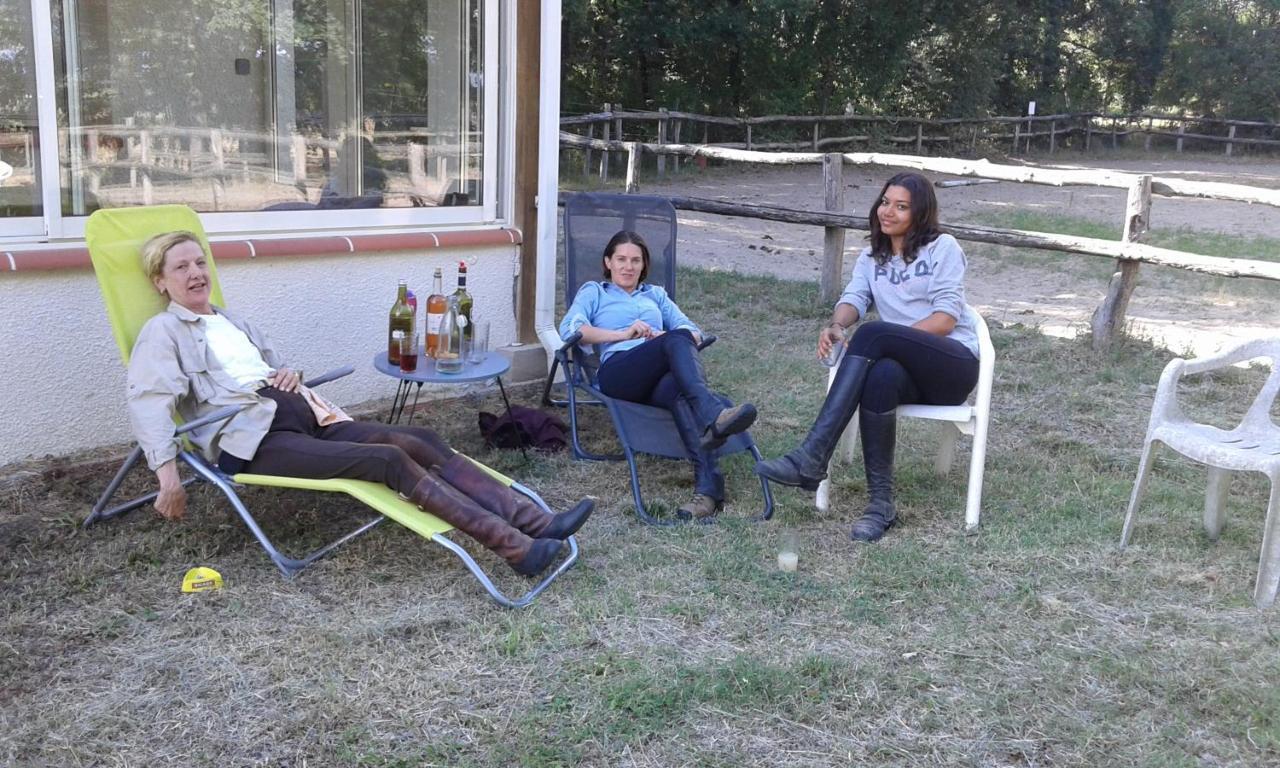 Ferme Equestre Des Abrons Vila Pailloles Exterior foto