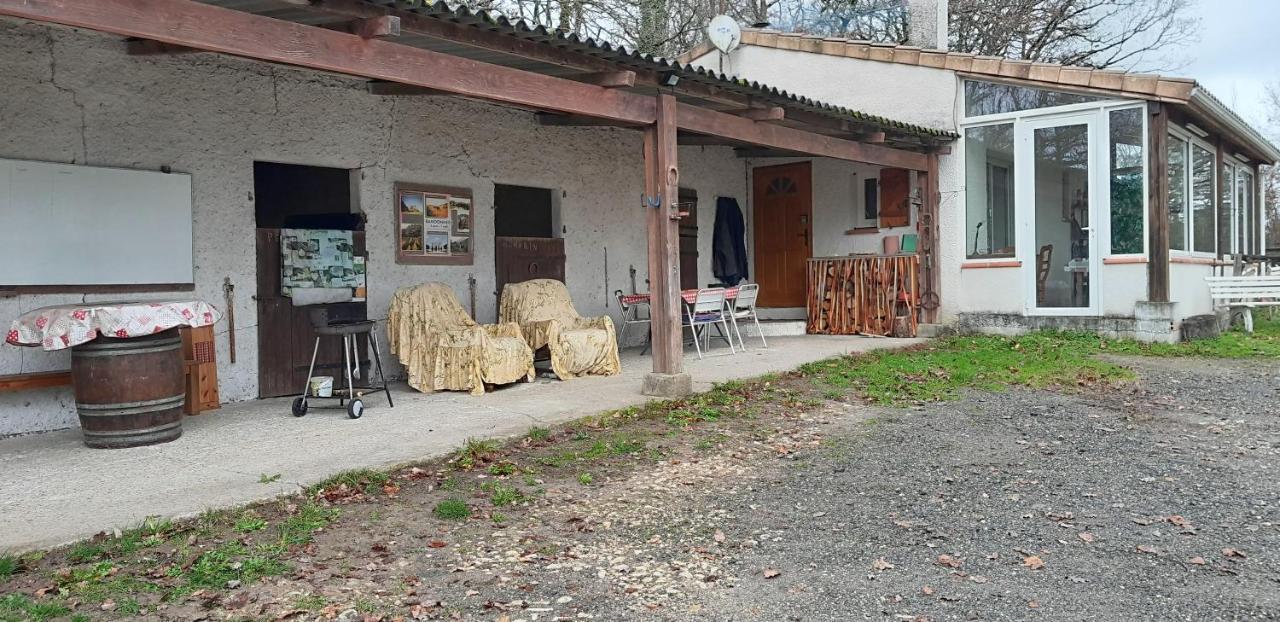 Ferme Equestre Des Abrons Vila Pailloles Exterior foto