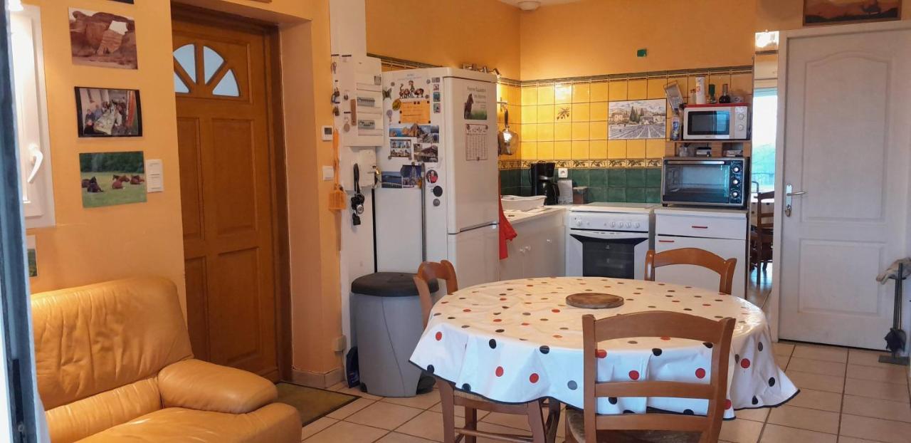 Ferme Equestre Des Abrons Vila Pailloles Exterior foto